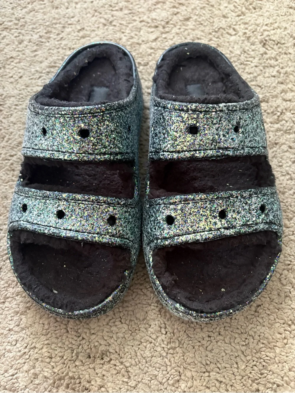 CROCS Kids Glitter Slide Sandals in Iridescent Black Plush